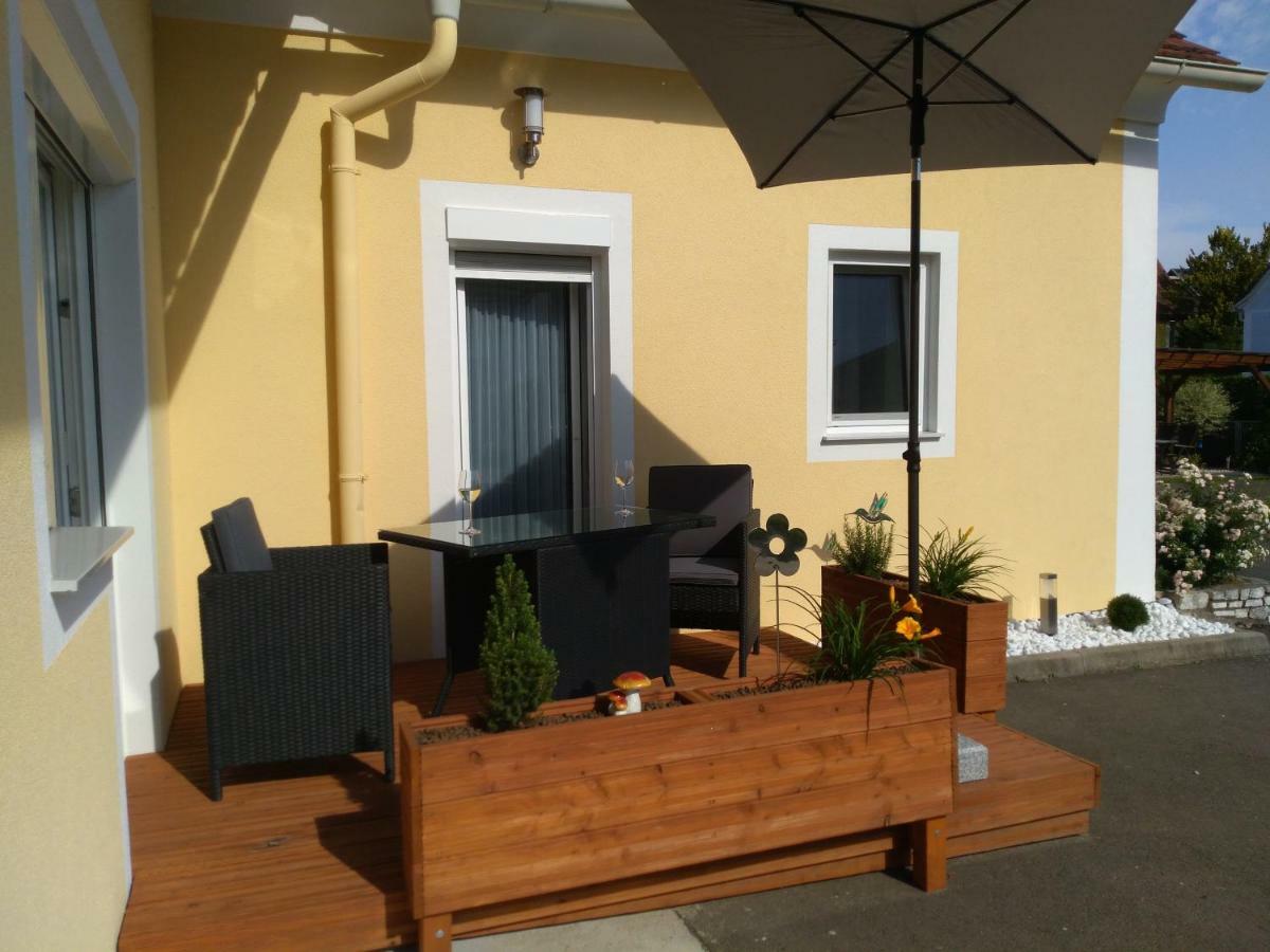 Ferienwohung Fam. Fink Apartment Riegersburg Exterior photo